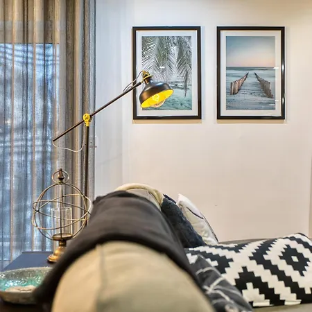 Luxury & Spacious 2 Bedroom With Balcony Rgat1-1