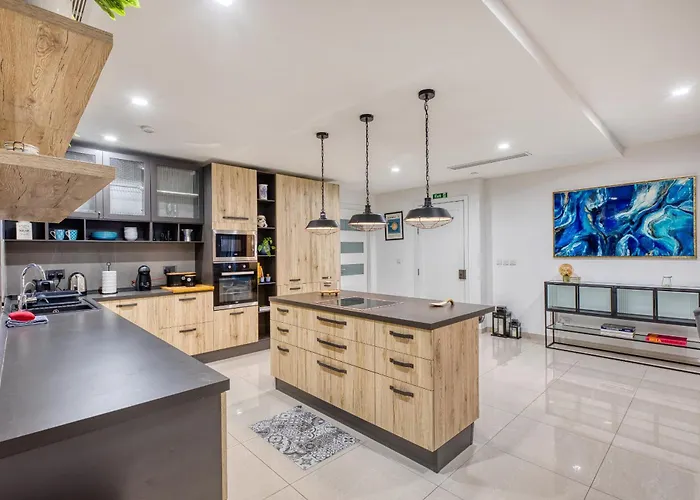 Lejlighed Luxury & Spacious 2 Bedroom With Balcony Rgat1-1