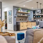 Daire Luxury & Spacious 2 Bedroom With Balcony Rgat1-1