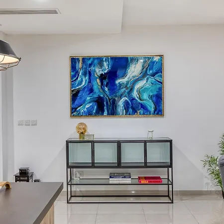 Luxury & Spacious 2 Bedroom With Balcony Rgat1-1 דירה