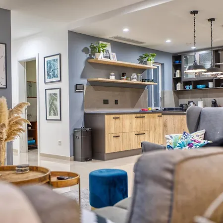 Lägenhet Luxury & Spacious 2 Bedroom With Balcony Rgat1-1