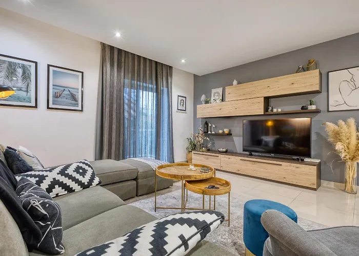 Luxury & Spacious 2 Bedroom With Balcony Rgat1-1 Apartment *