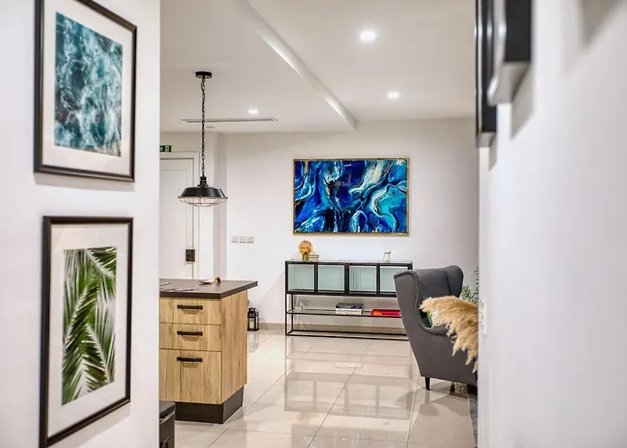 Luxury & Spacious 2 Bedroom With Balcony Rgat1-1 Διαμέρισμα