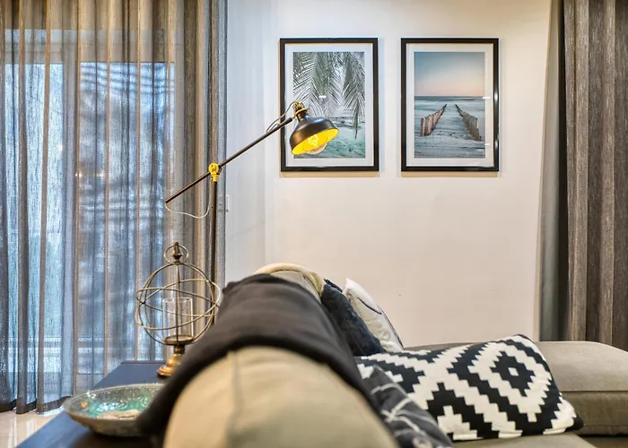 Luxury & Spacious 2 Bedroom With Balcony Rgat1-1