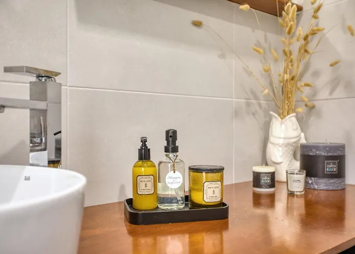 Luxury & Spacious 2 Bedroom With Balcony Rgat1-1 *