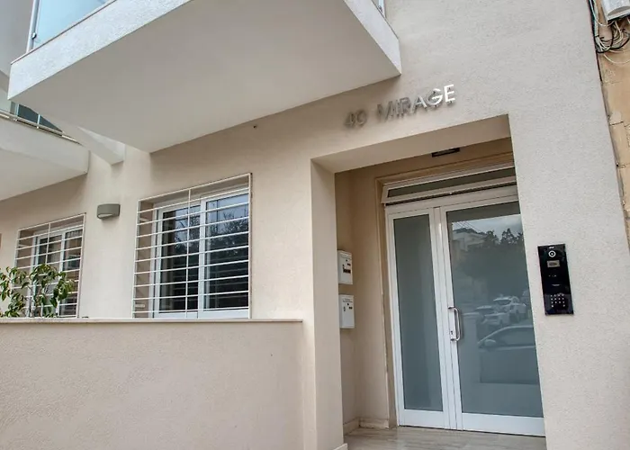 דירה Luxury & Spacious 2 Bedroom With Balcony Rgat1-1